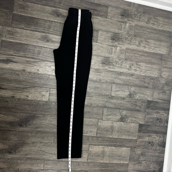 Lululemon Black Stretch High-Rise Pull-On Pant 31" Length 69% nylon 31% lycra 4 - Picture 15 of 15